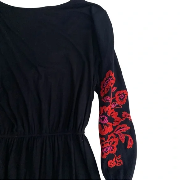 Skies Are Blue Sylvie Floral Embroidered Faux Wrap Knit Dress Womens Size S - Picture 6 of 11